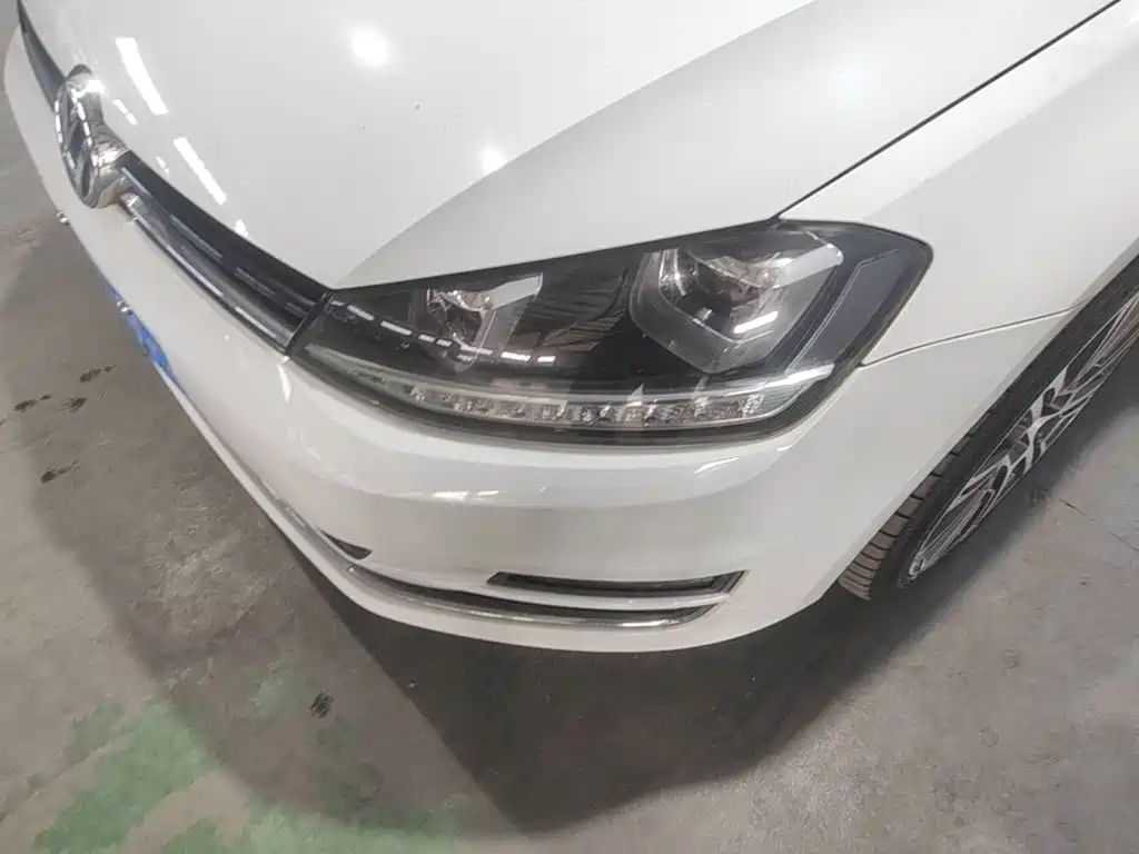 Фото 18 - Volkswagen Golf