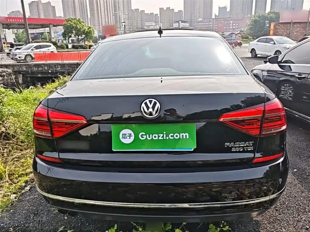 Volkswagen Passat 2016 280TSI DSG Honor Edition фото 6