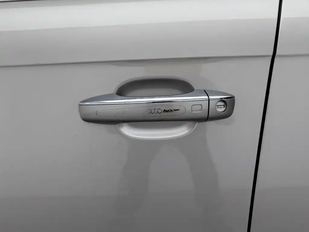 Фото 18 - Audi A4L