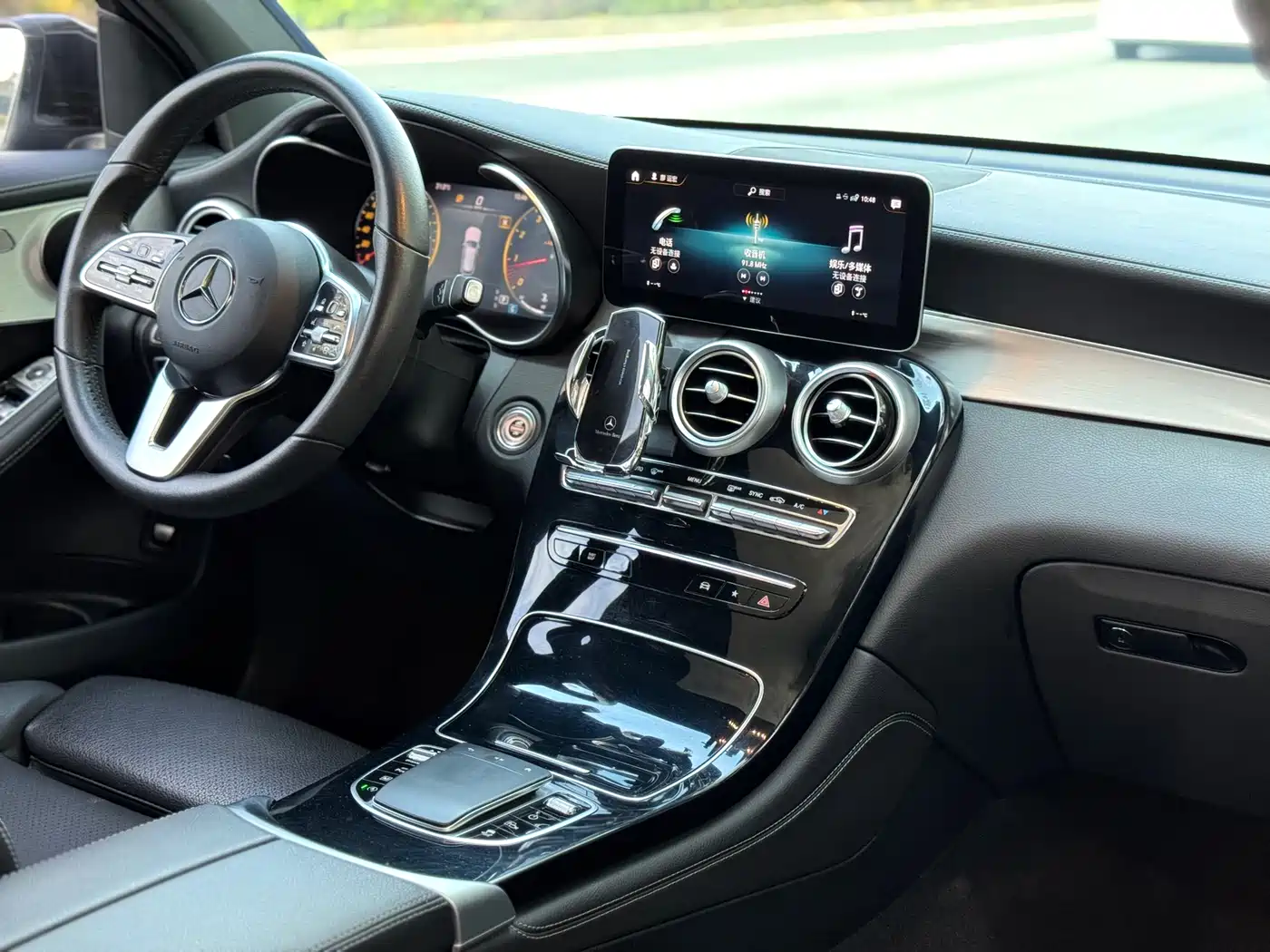 Mercedes-Benz GLC 2021 GLC 260 L 4MATIC Sporty фото 6
