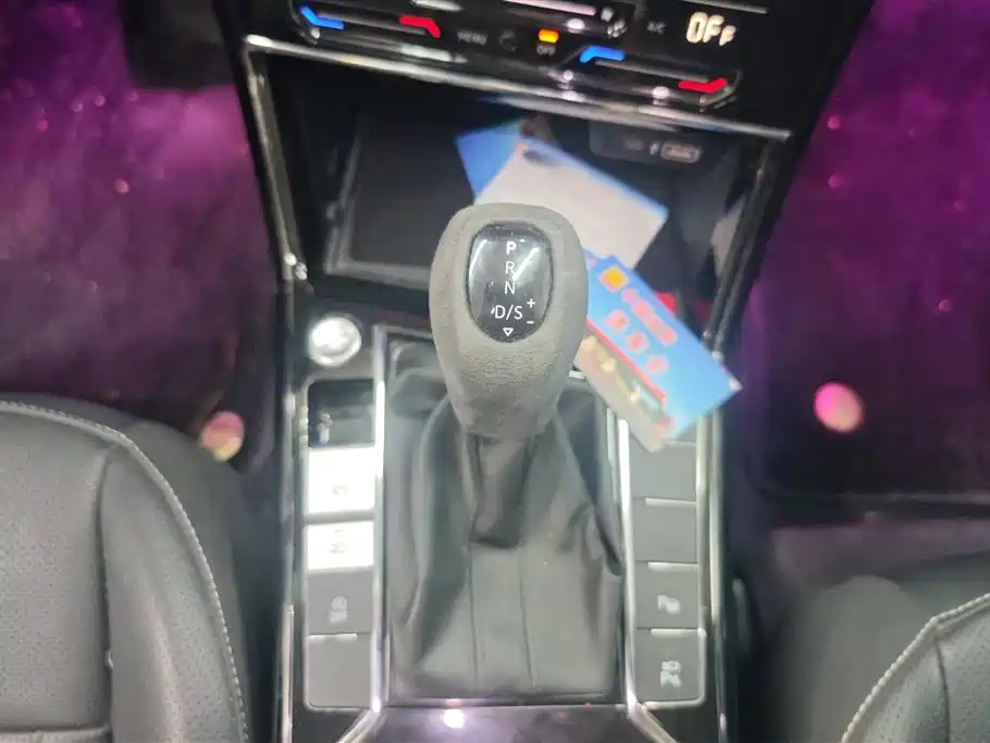 Volkswagen Passat 2023 Facelift 330TSI Starlight Luxury Edition фото 16