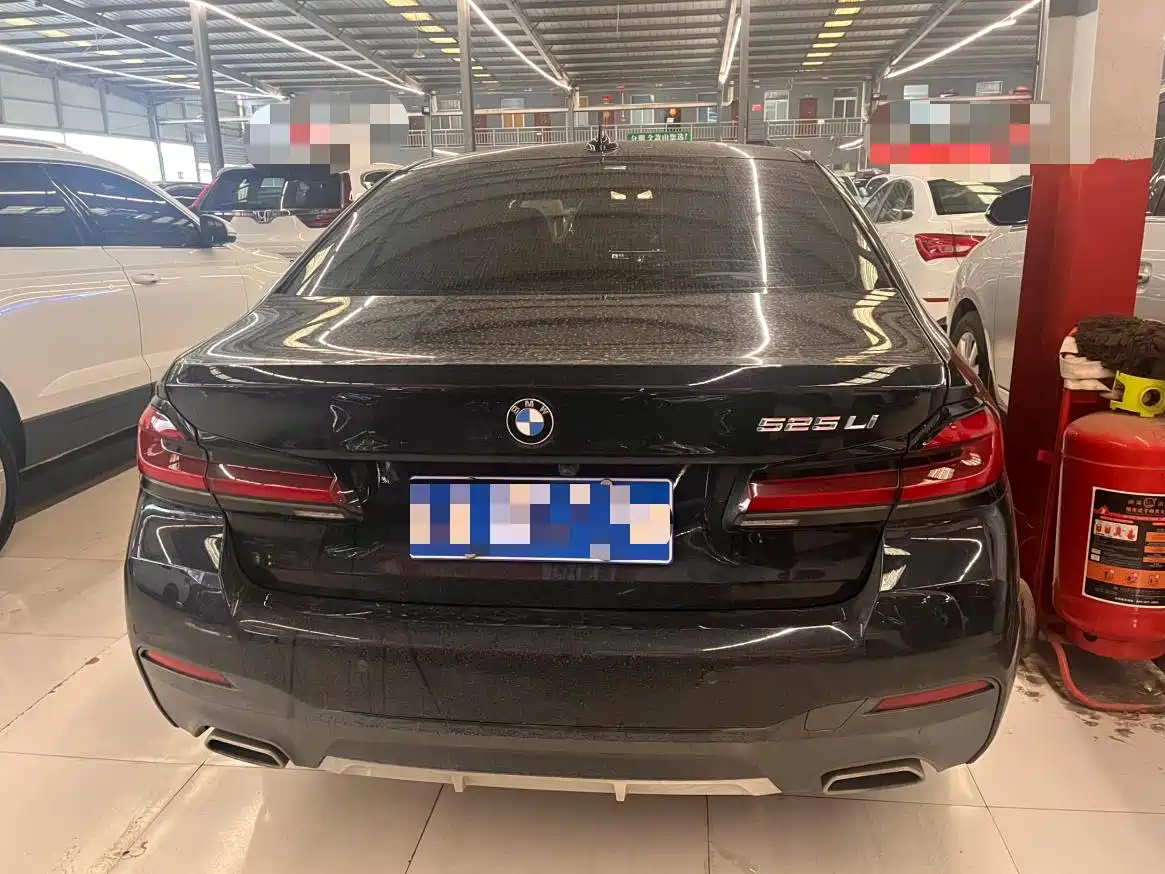 BMW 5 Series 2021 525Li M Sport Package фото 11