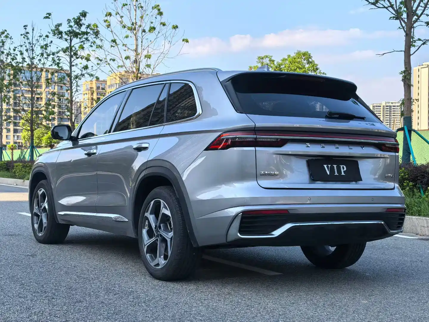 Фото 7 - Geely Monjaro