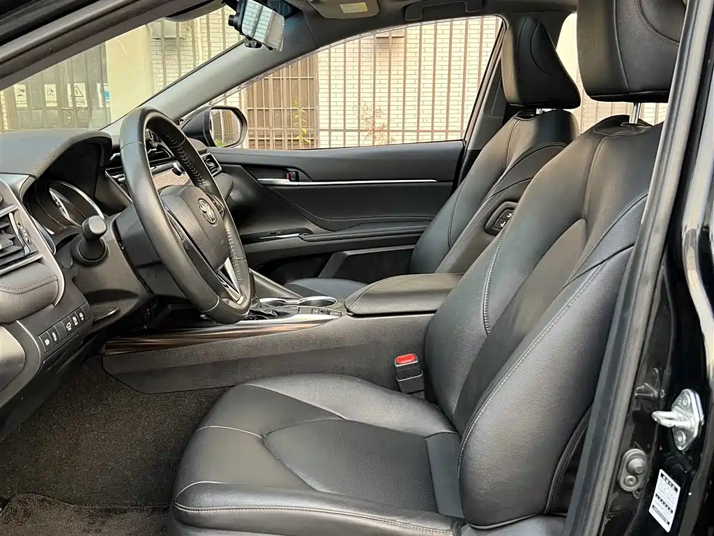 Toyota Camry 2021 2.0G Luxury Edition фото 4