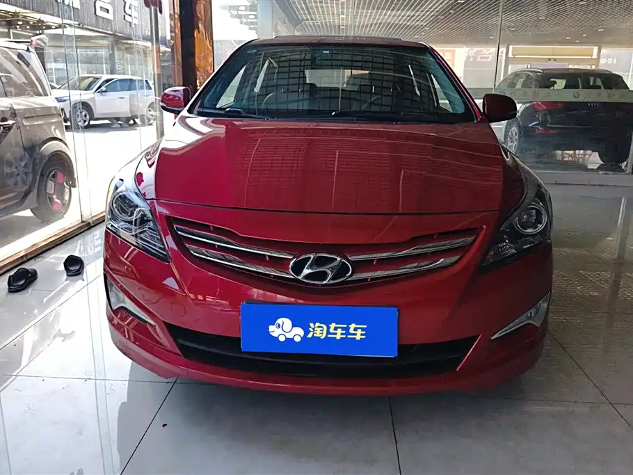 Hyundai Reina 2014 Model 1.6L Automatic TOP фото 2