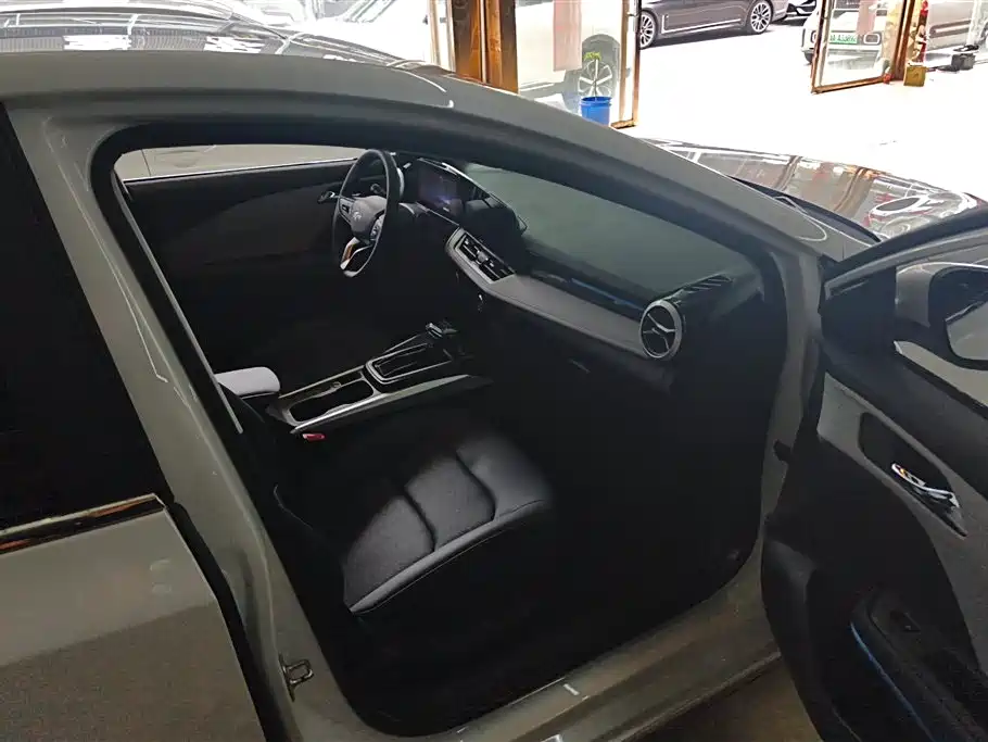 Chevrolet Monza 2024 1.5L Dual-Clutch Enjoyment Edition фото 8