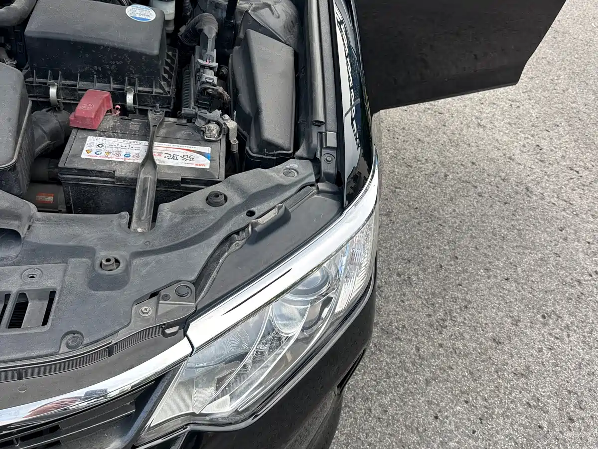 Фото 21 - Toyota Camry