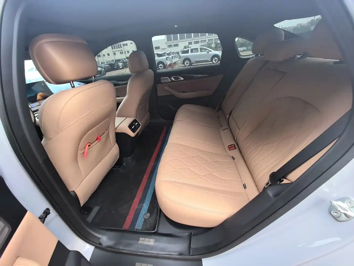 Geely Galaxy Galaxy A7 2025 EM-i 70km Explorer Edition фото 11