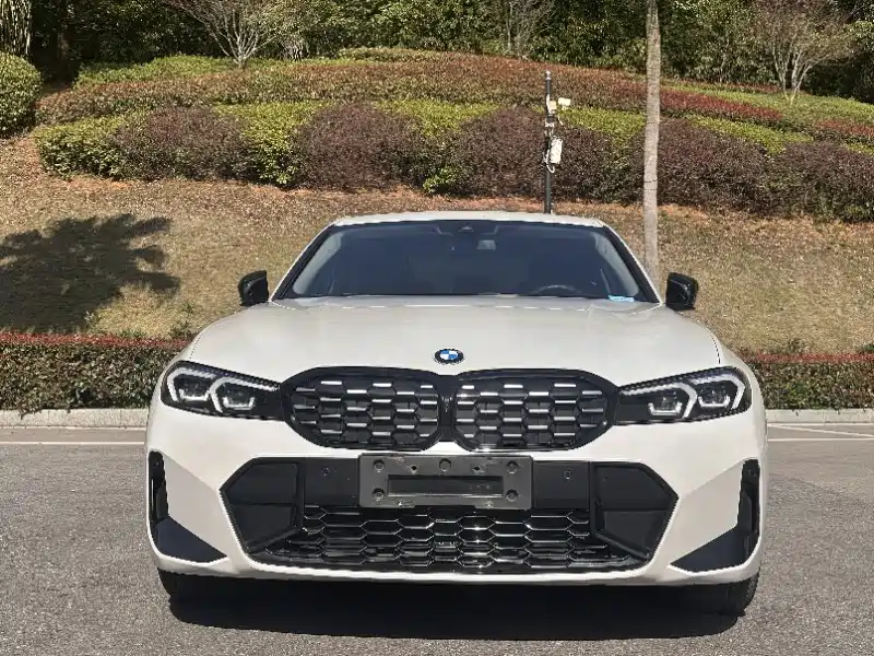 BMW 3 Series 2023 325Li M Sport Black Night Package фото 2