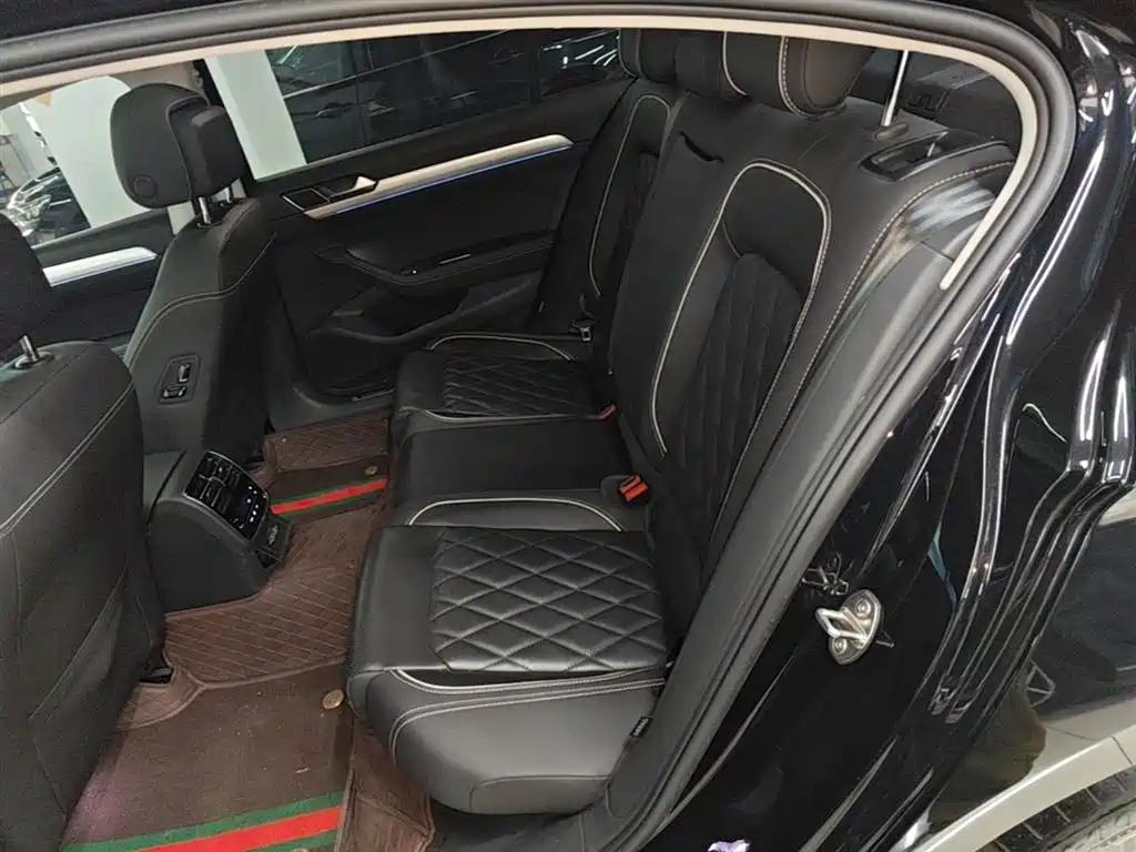 Volkswagen Magotan GTE Plug-in Hybrid 2022 GTE Luxury фото 17
