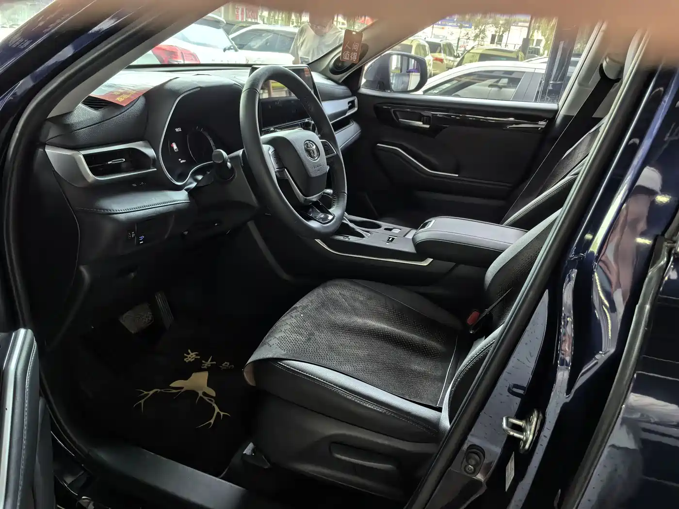 Photo 6 - Toyota Highlander