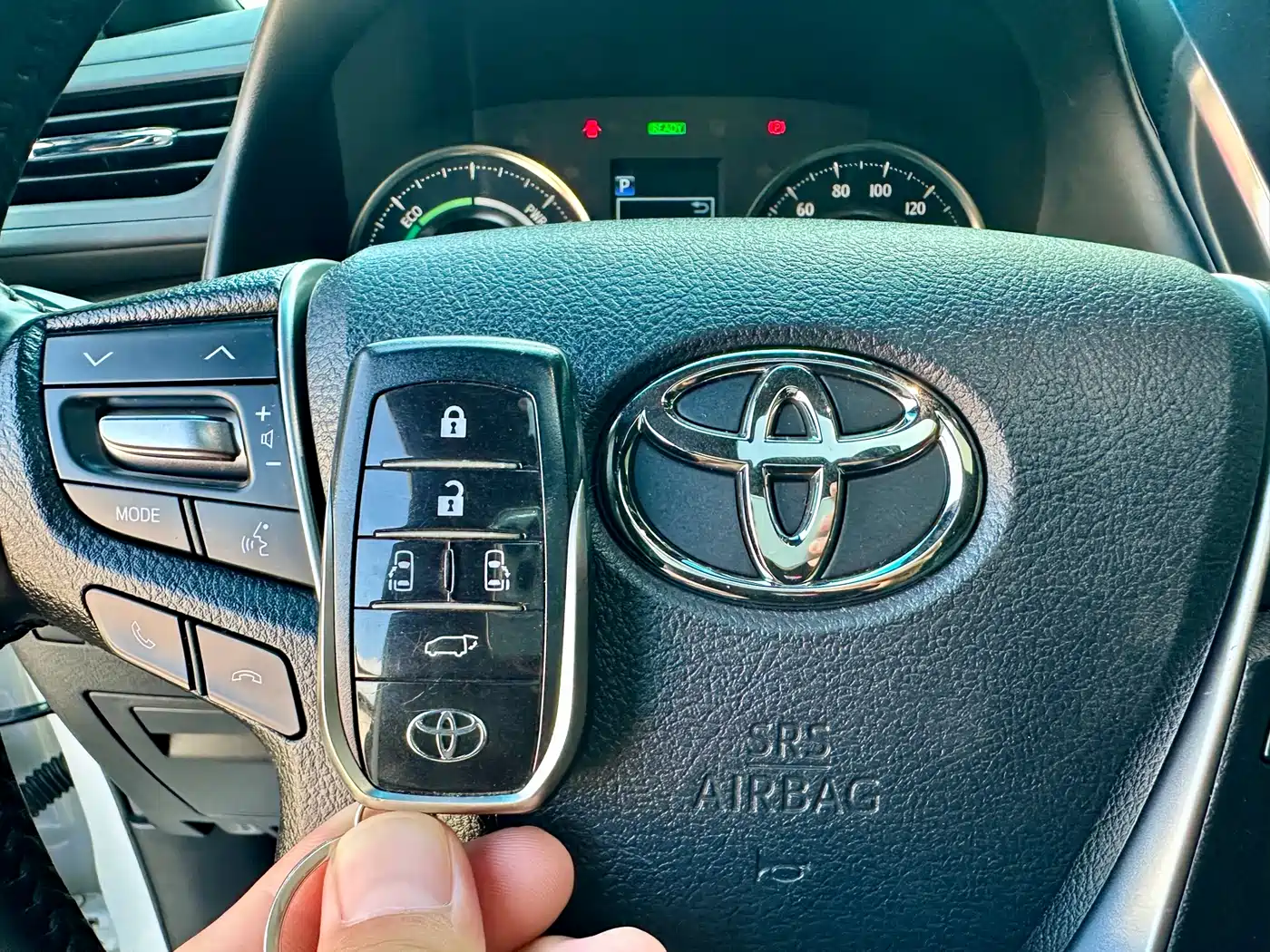 Toyota Alphard 2021 Hybrid 2.5L Premium фото 27