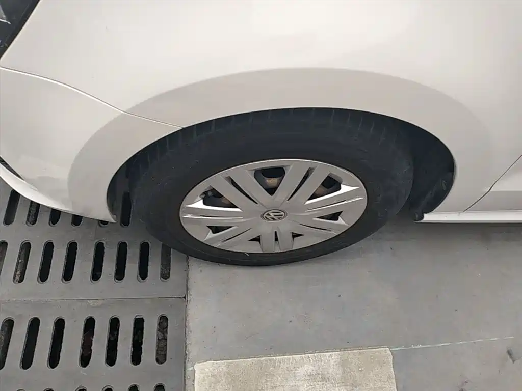 Volkswagen Polo 2016 1.4L Manual Trend фото 23