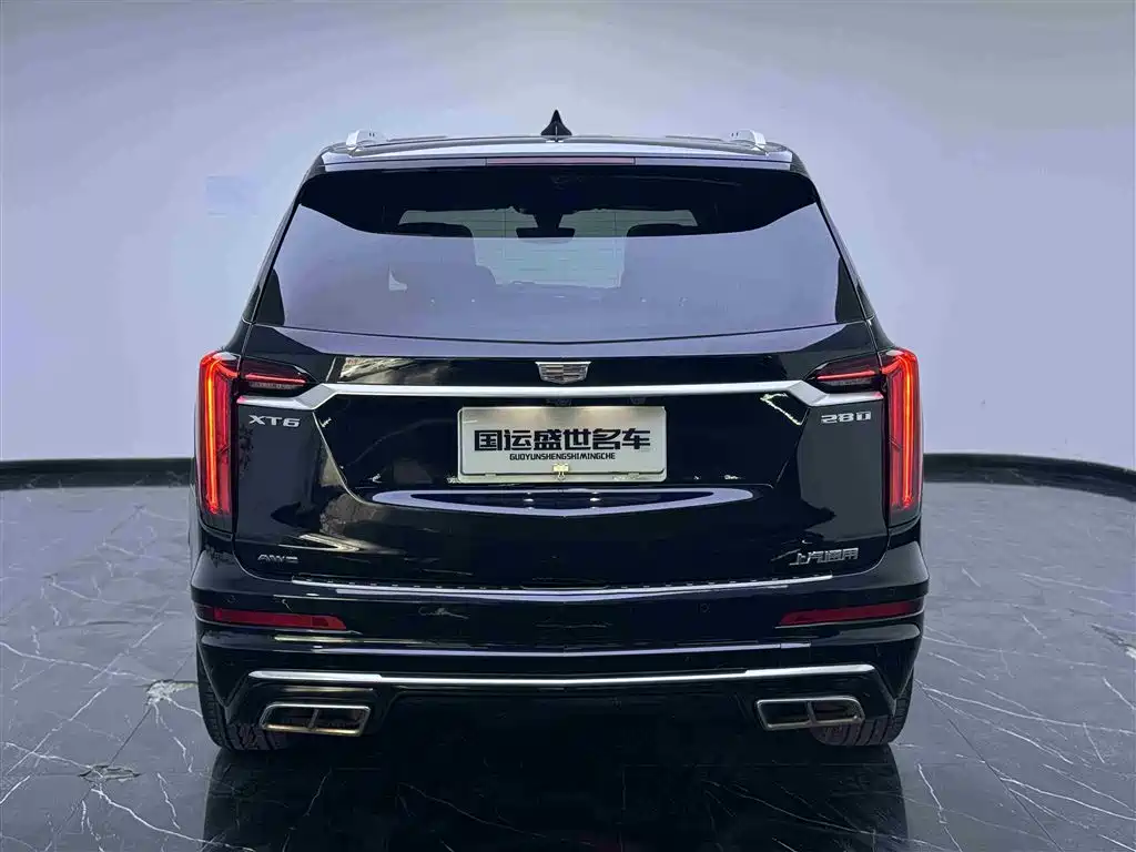 CADILLAC XT6