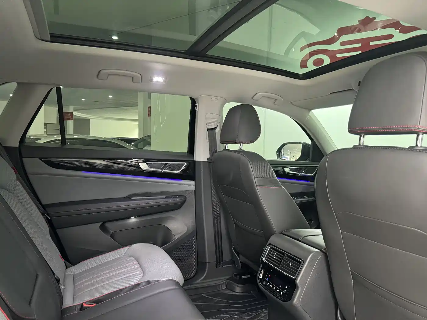 Volkswagen Teramont 2023 Teramont X 330TSI 2WD Premium Luxury фото 14