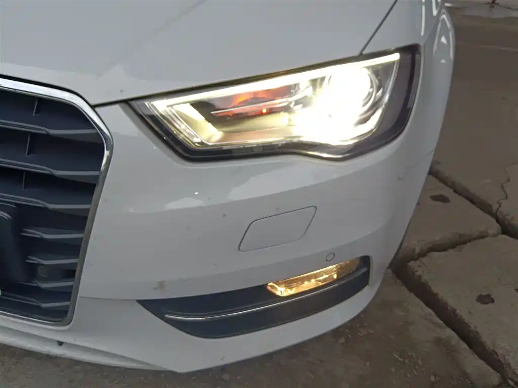 Audi A3 2014 Sportback 35 TFSI Automatic Comfort фото 18