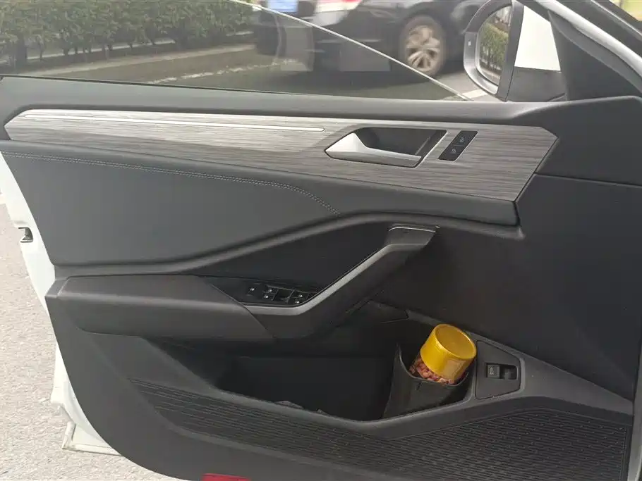 Volkswagen Sagitar 2024 300TSI DSG Surpass Edition фото 7