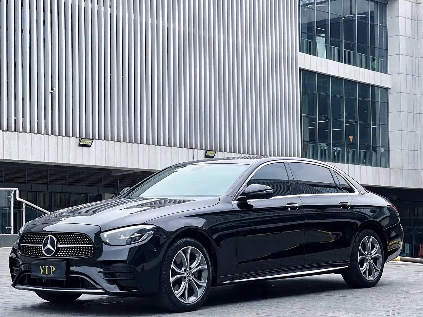 Mercedes-Benz E-Class 2022 Facelift E 300 L Sport Fashion Style фото 3