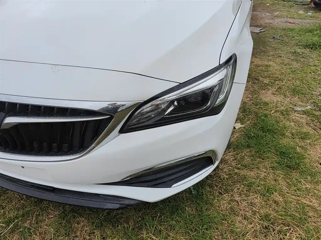 Buick Verano 2019 Sedan 20T Dual Clutch Leading фото 18