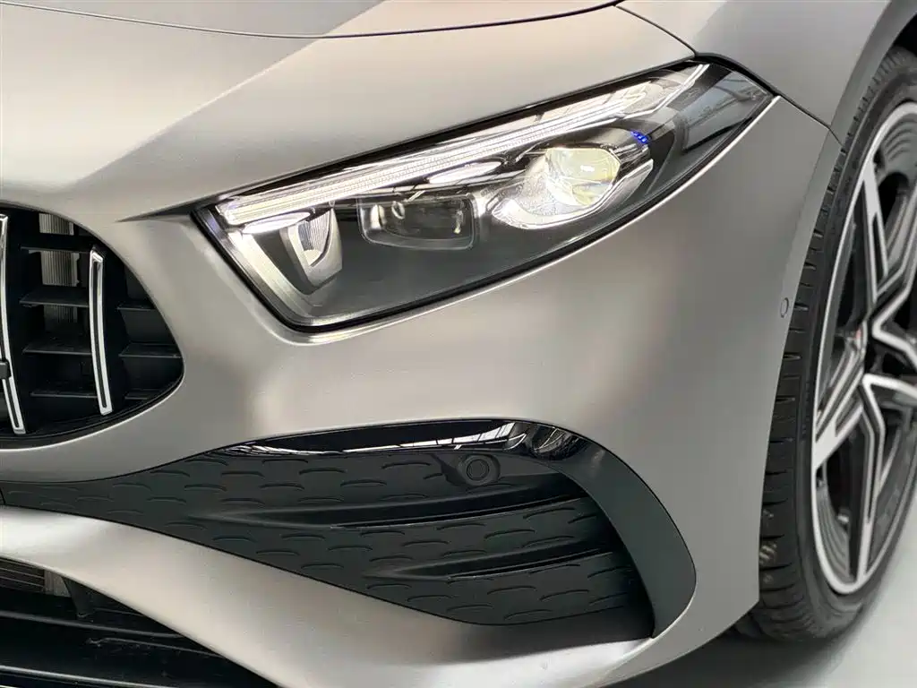 Mercedes-Benz A-Class AMG (Import) 2025 AMG A 35 4MATIC фото 3
