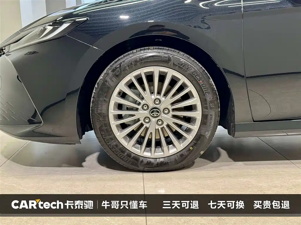 Toyota Camry 2026 Hybrid 2.0HGVP Luxury Edition фото 10