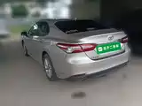 Фото 9 - Toyota Camry