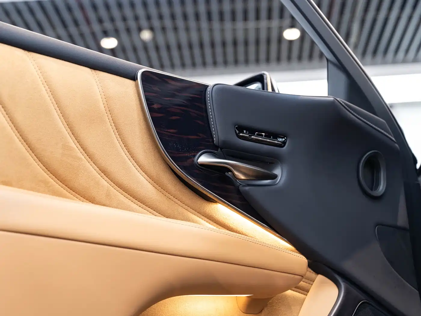 Lexus LS 2021 500h Luxury Edition фото 20