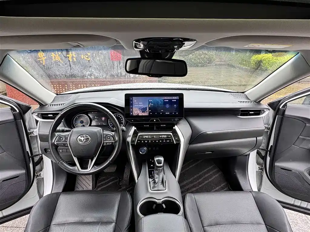 Toyota Lingfang HARRIER 2022 Hybrid 2.5L CVT 4WD Premium Edition фото 7