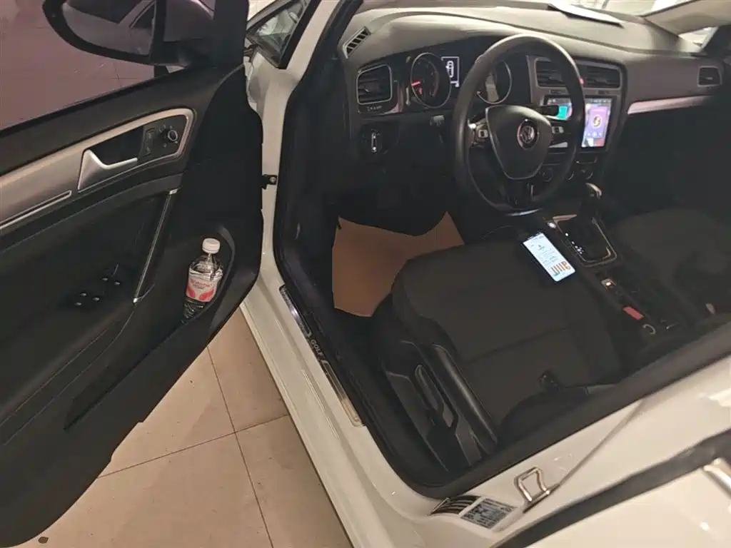 Volkswagen Golf 2018 230TSI Automatic Comfort фото 16