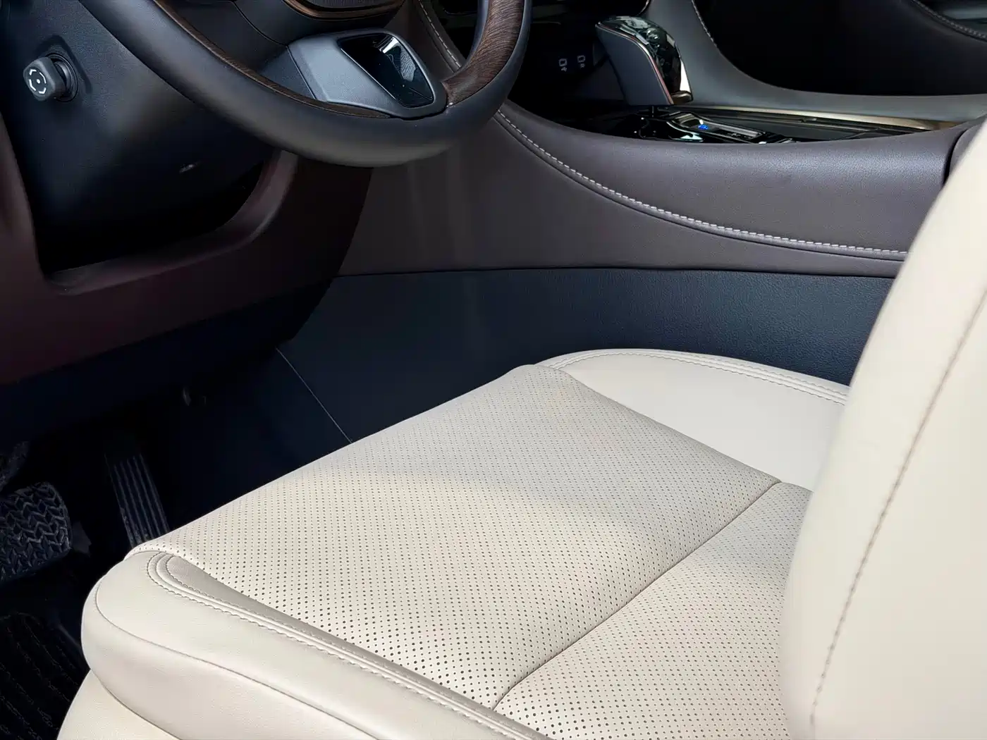 Toyota Alphard 2025 Hybrid 2.5L Prestige Gold Edition фото 8