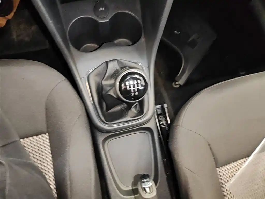 Volkswagen Polo 2016 1.4L Manual Trend фото 14