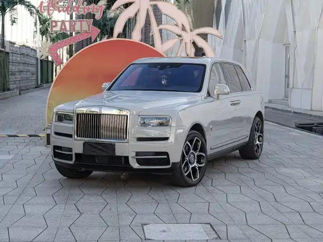  Rolls-Royce Cullinan 2018 5-Seater Version