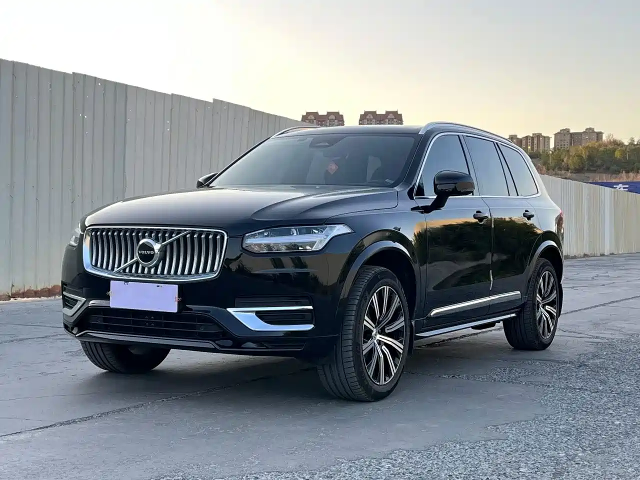 Фото 1 - Volvo XC90