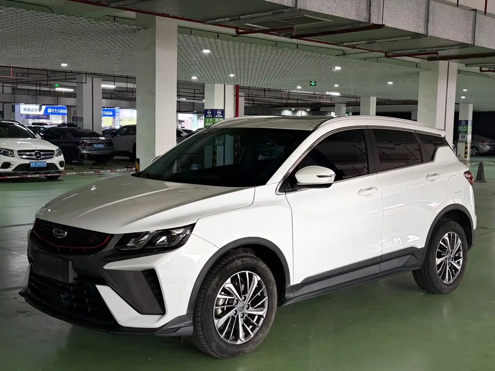 Фото 1 - Geely Coolray