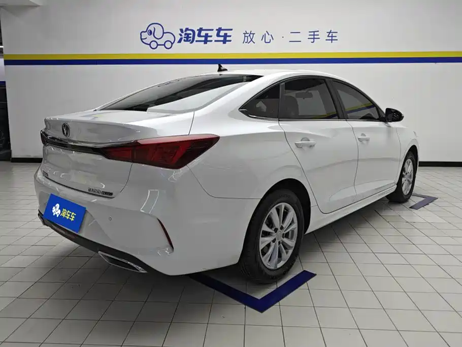 Фото 3 - Changan Eado