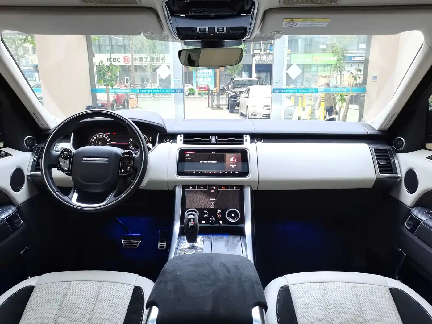 Land Rover Range Rover Sport 2022 3.0 L6 Indigo Flowing Light Edition фото 7