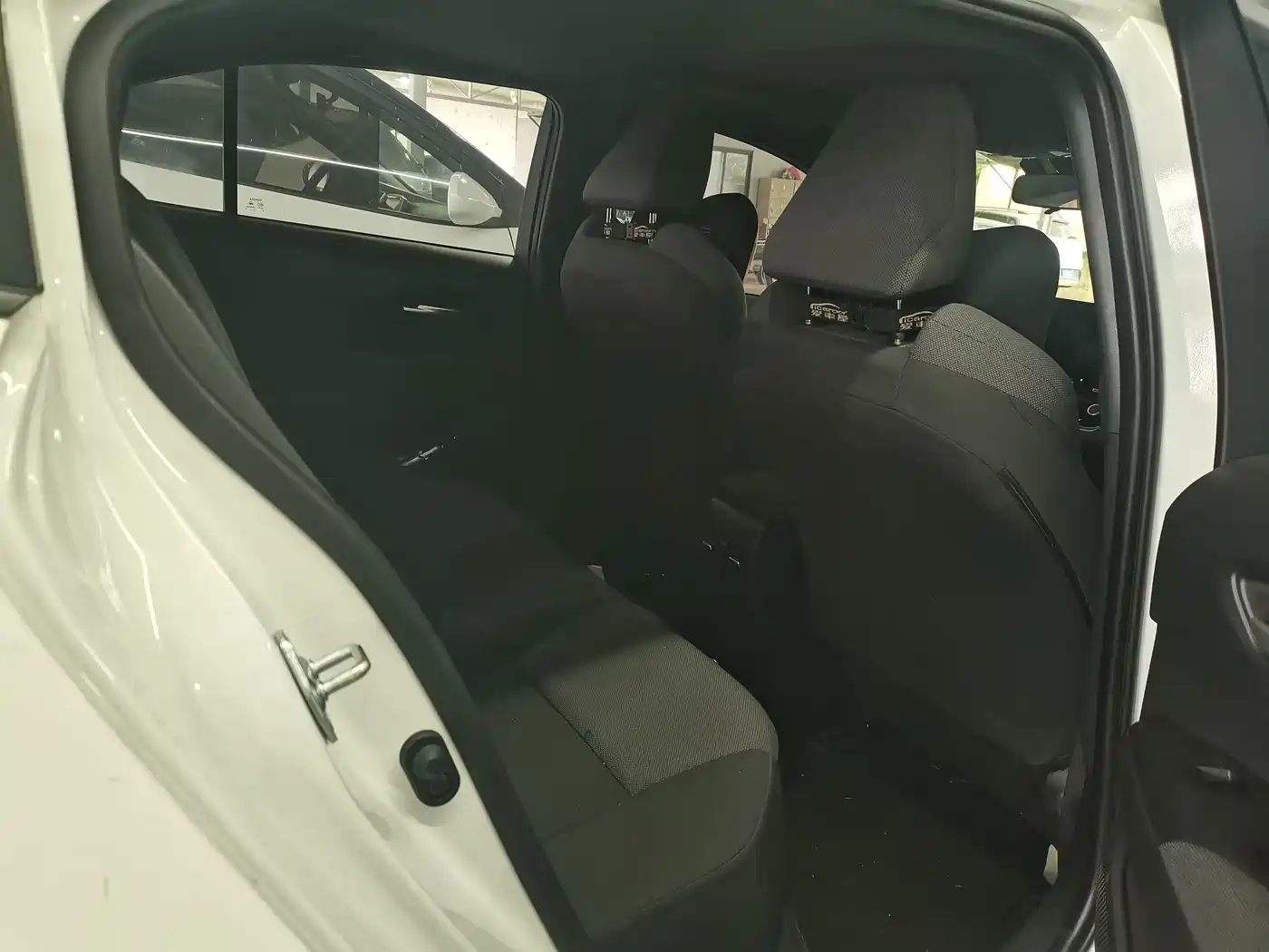 Toyota Levin 2026 Model 185T CVT Luxury Edition фото 5