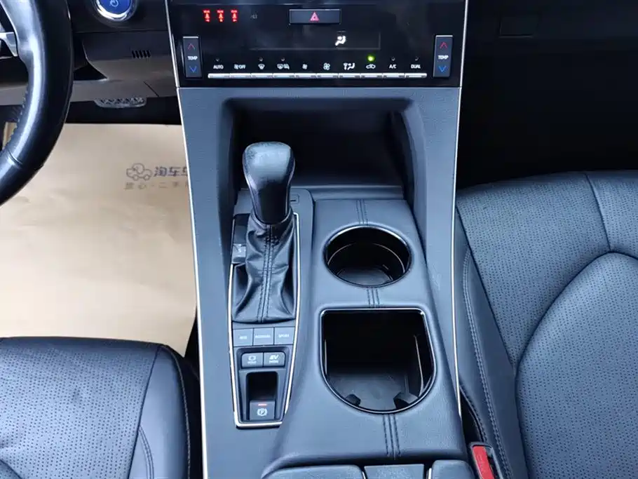 Toyota Avalon 2019 Hybrid 2.5L Luxury Edition China VI фото 16