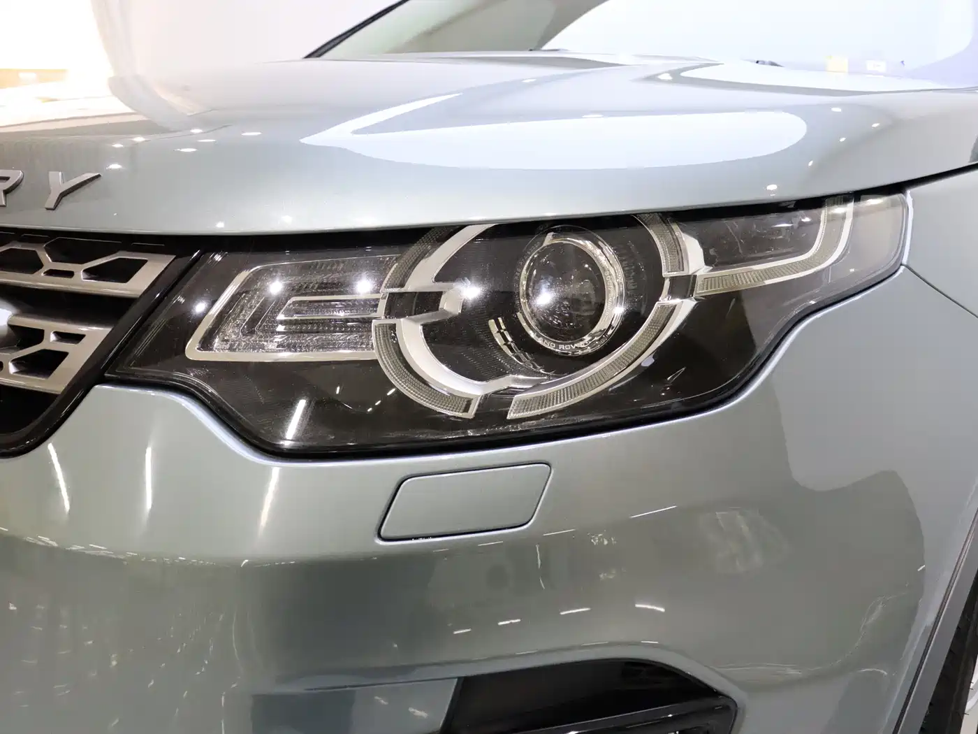 Land Rover Discovery Sport 2018 240PS SE Edition фото 8