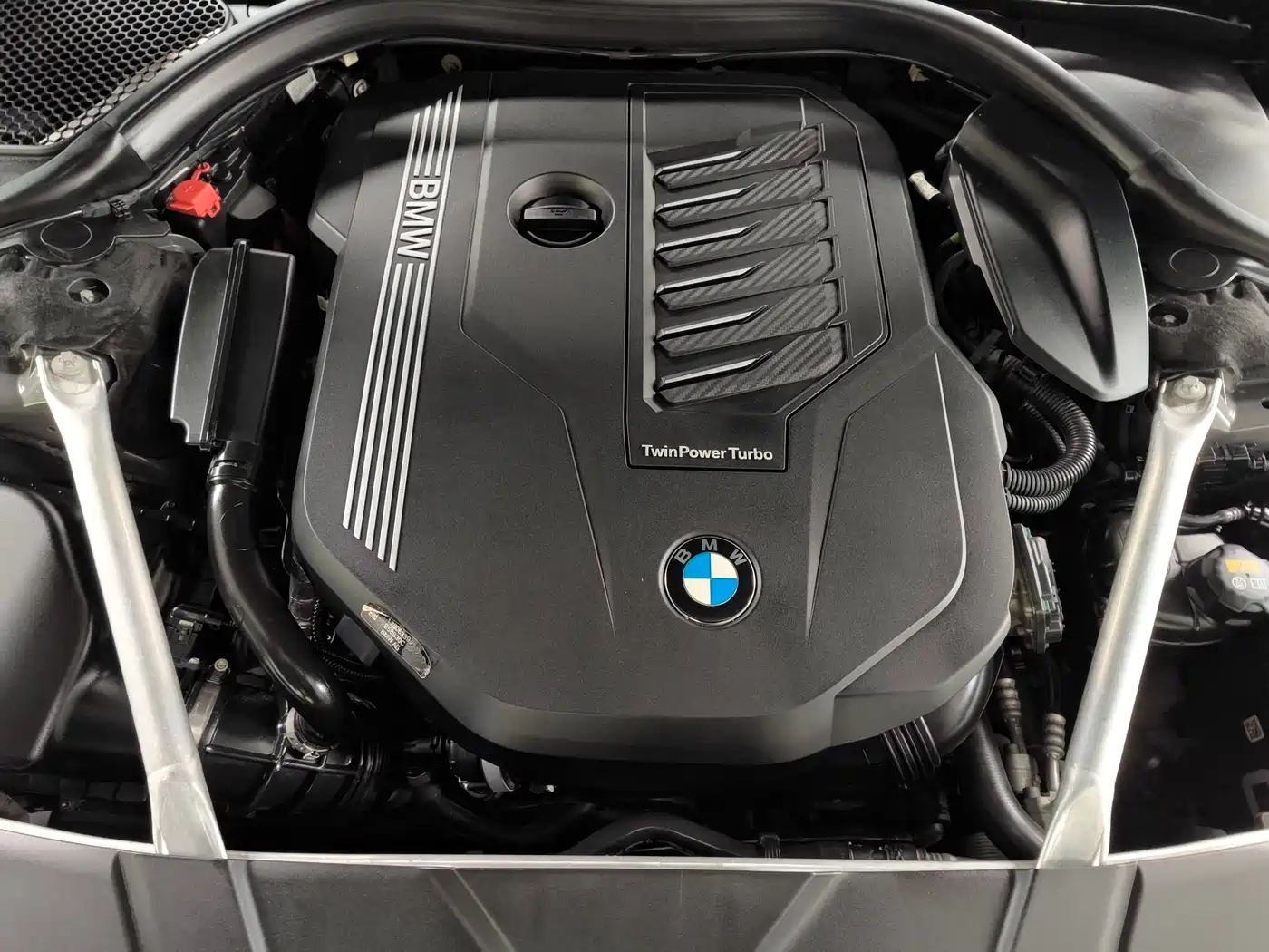BMW 7 Series 2021 Model 740Li Leading M Sport Package фото 26