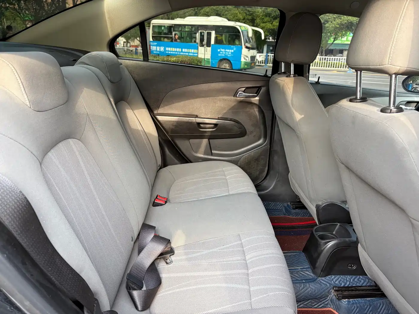 Chevrolet Aveo 2013 2011 Sedan 1.4L MT SE
