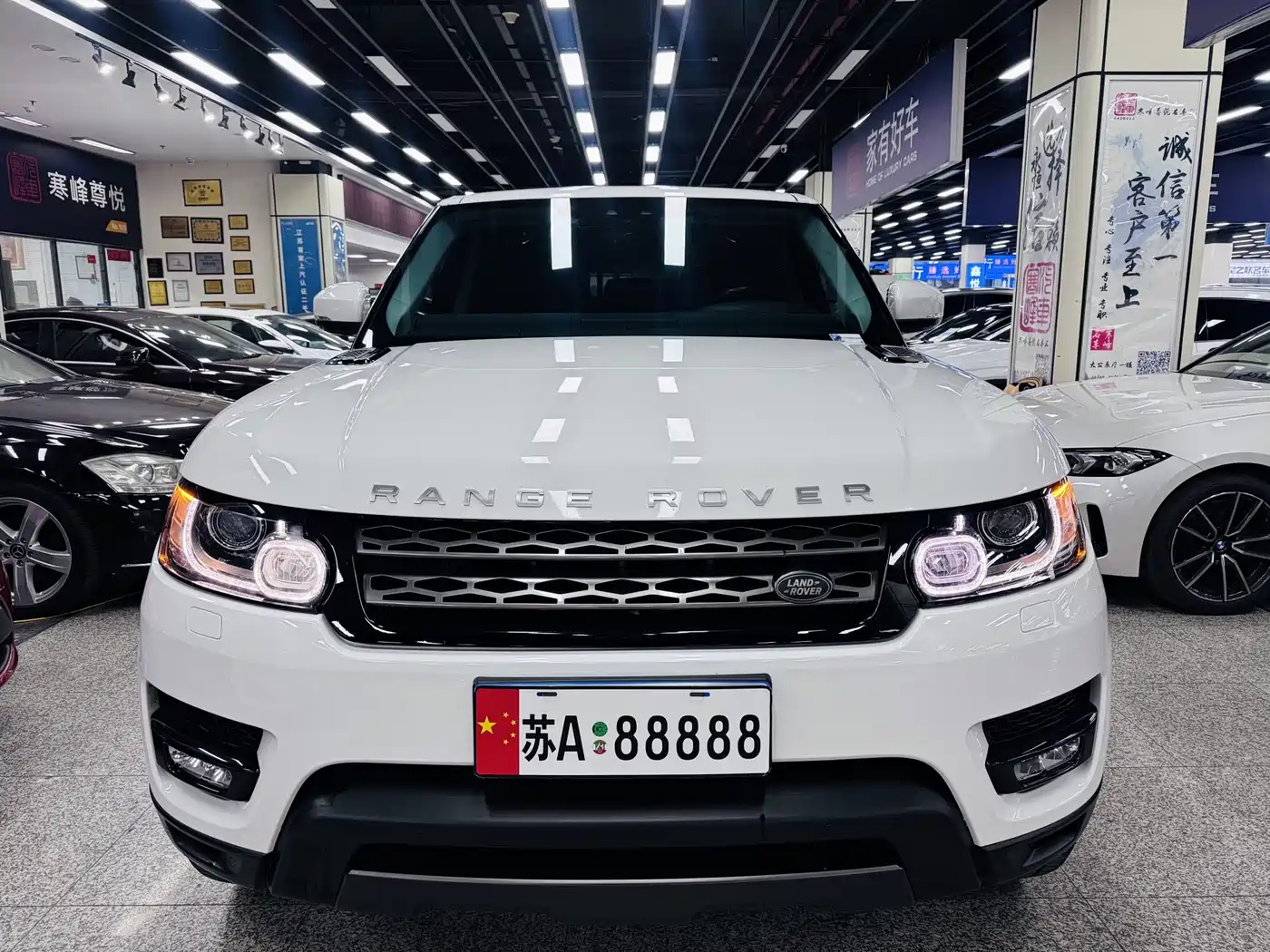 Land Rover Range Rover Sport 2017 3.0 SC V6 SE фото 2