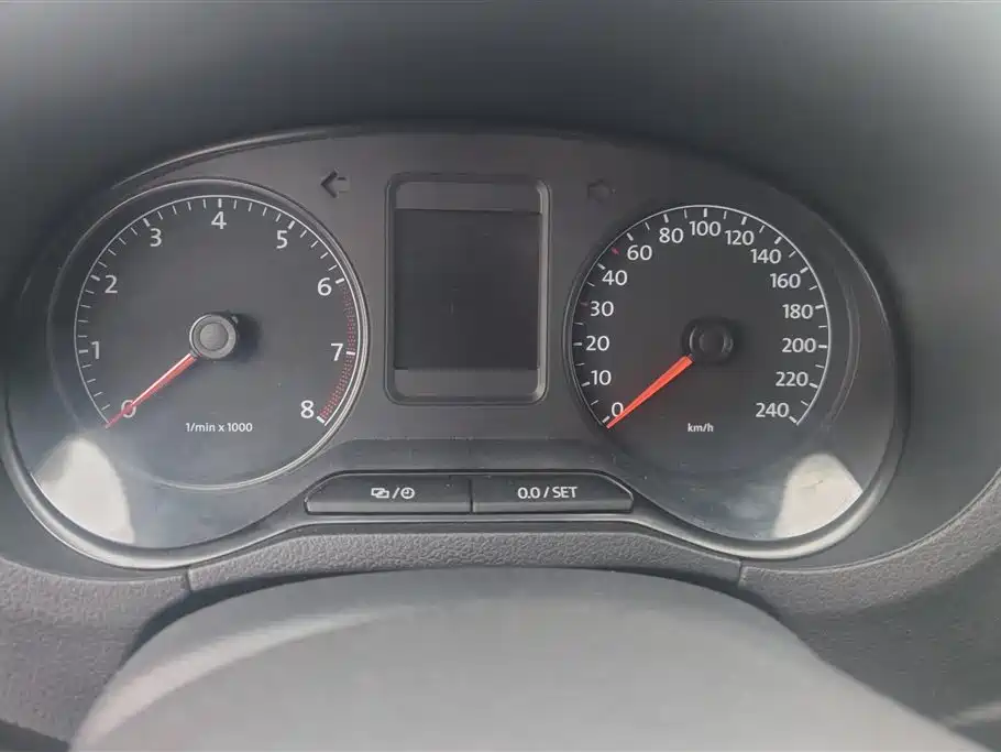 Volkswagen Polo 2013 1.4L Manual Comfort Edition фото 14