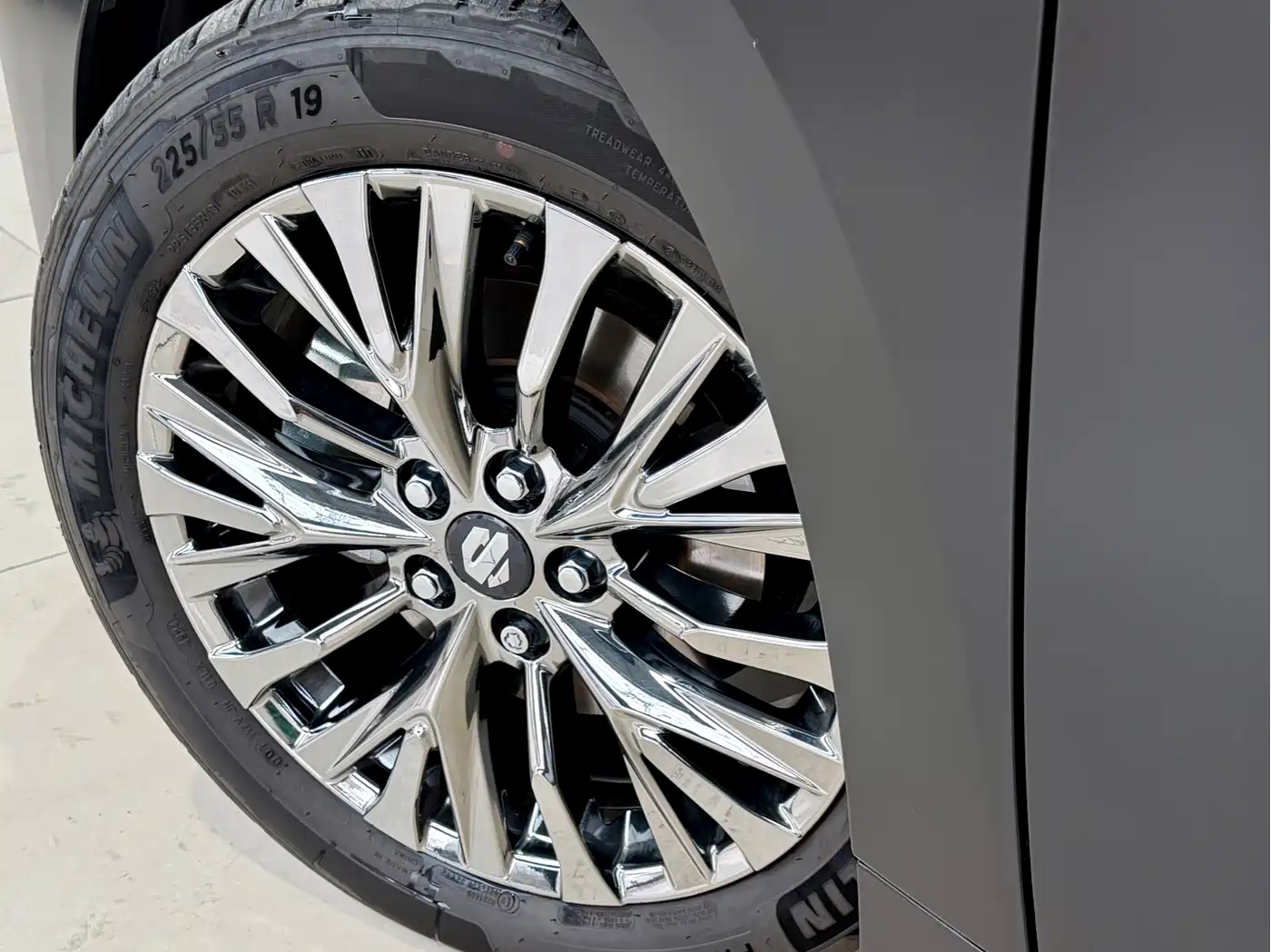 Toyota Alphard 2025 Hybrid 2.5L Prestige Gold Edition фото 5