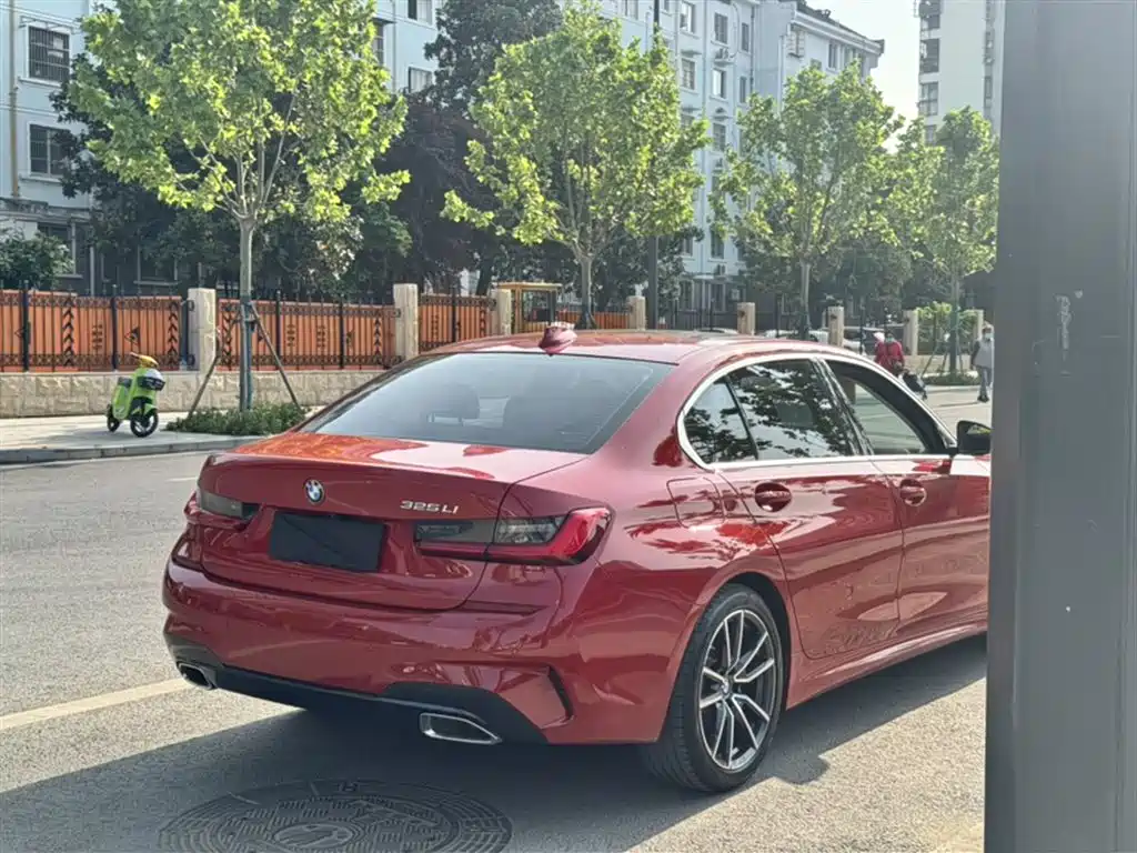 BMW 3-SERIES
