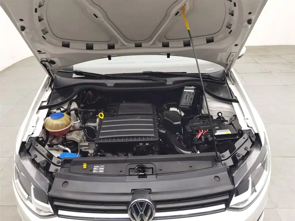 Volkswagen Polo 2016 1.6L Automatic Comfort фото 6