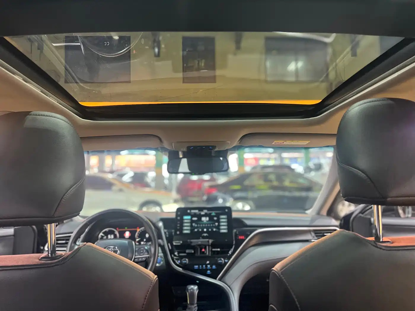 Toyota Camry 2021 Hybrid 2.5HG Luxury Edition фото 17