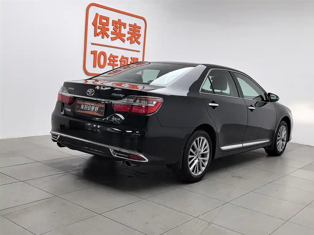 Toyota Camry 2016 2.5G 10th Anniversary Luxury Navigation Edition фото 2