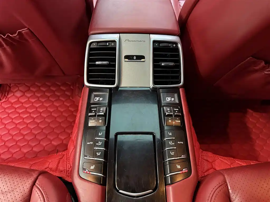 Porsche Panamera 2014 Panamera 3.0T фото 15