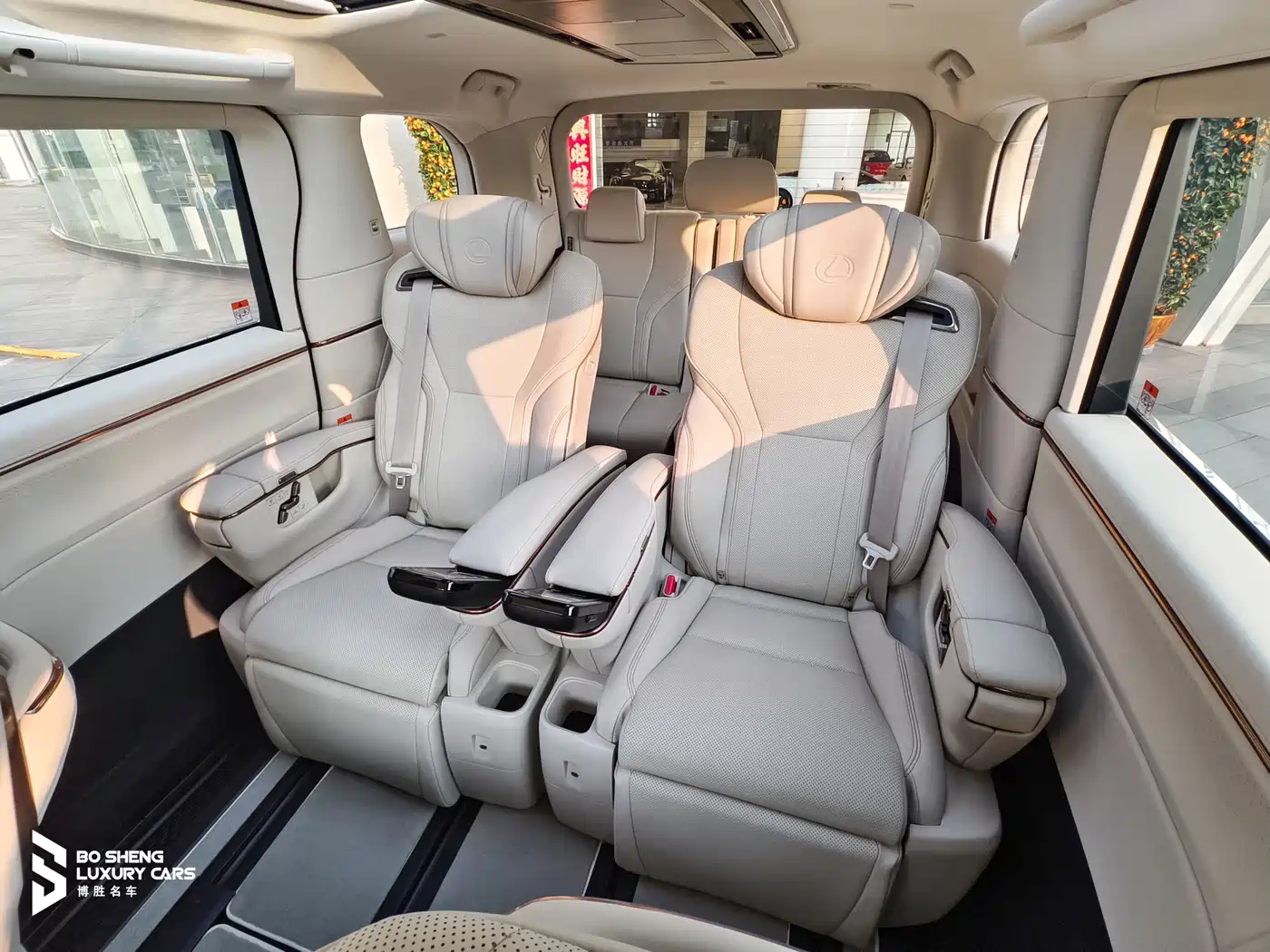 Lexus LM 2025 Model 350h Seven-Seater Elegance Edition фото 12